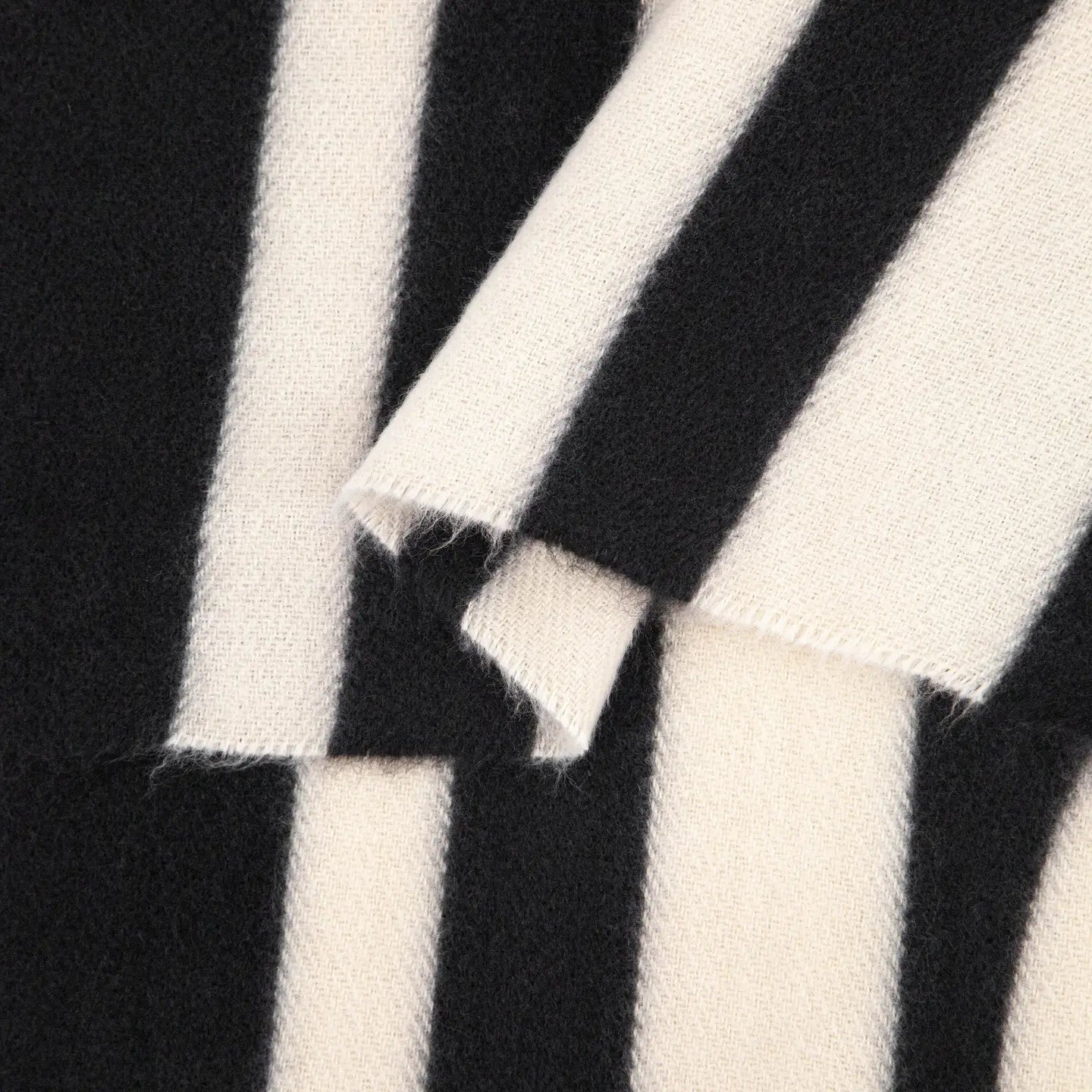 Stripe Geometric Scarf | Black