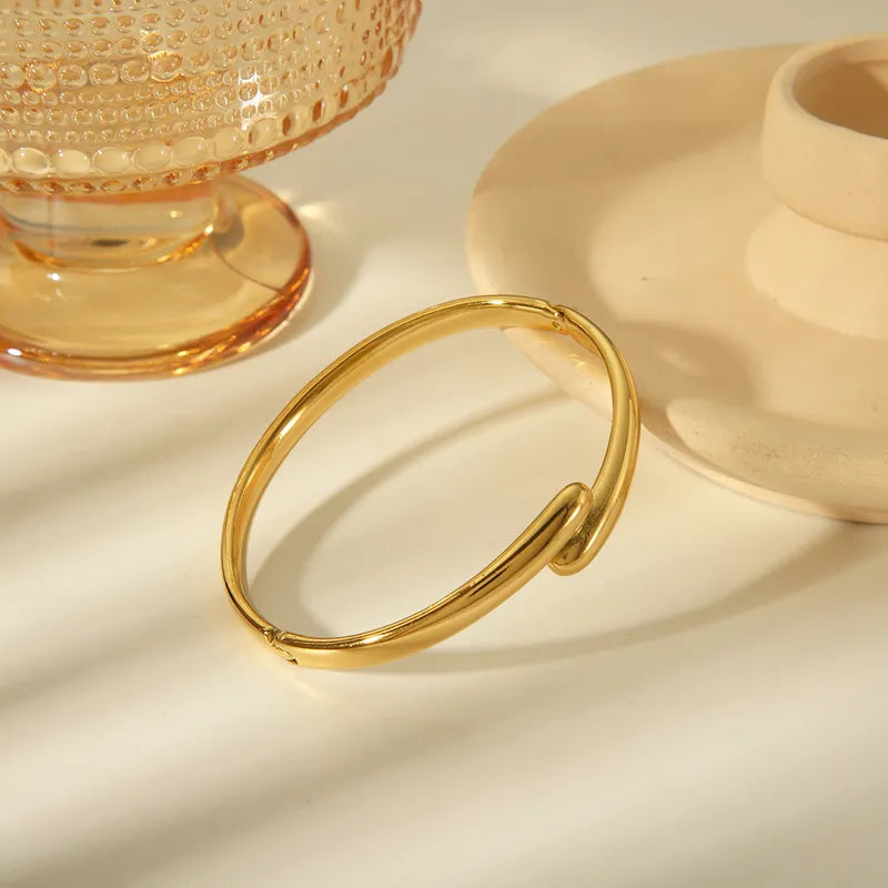 Classic Twist Bangle