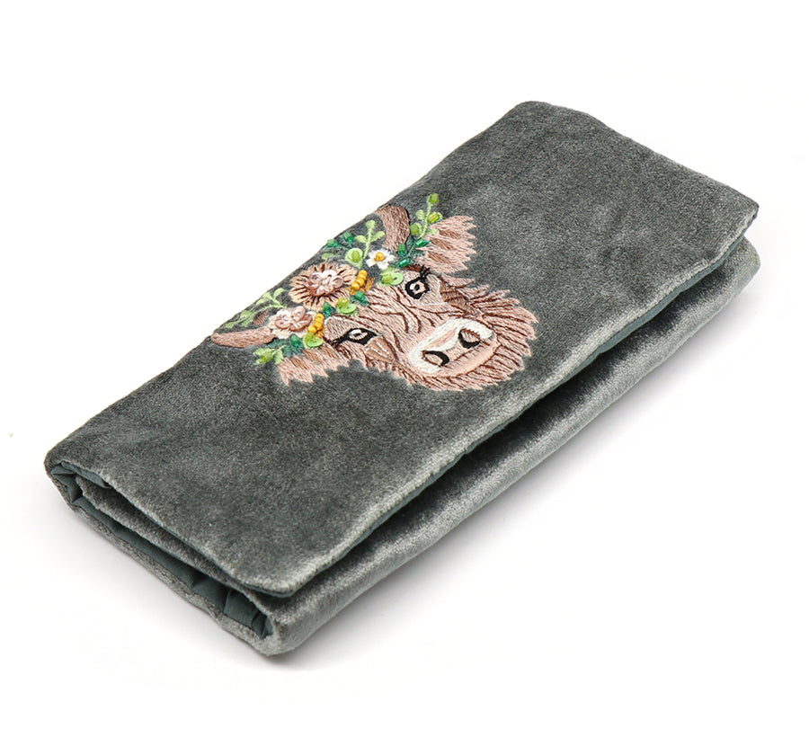 Seafoam Highland Cow Embroidered Jewellery Roll