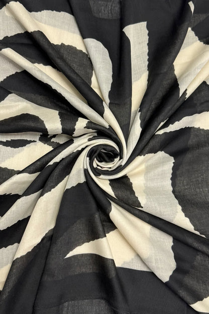 Graphic Heart Swirl Print Scarf