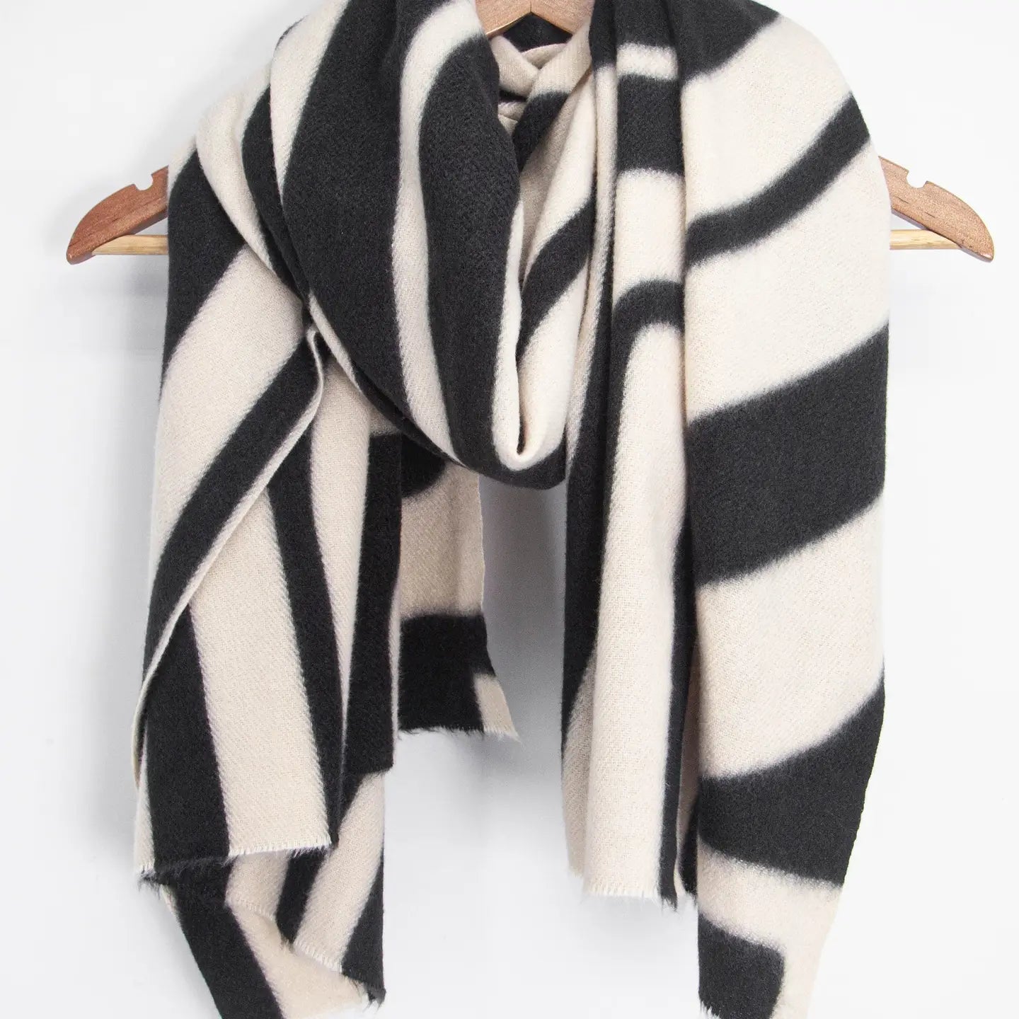 Stripe Geometric Scarf | Black