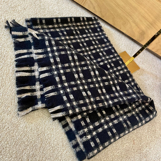 Winter Black Blanket Check Scarf